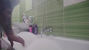 Sexy ass big tits wet pantyhose and shirt touched in the bath