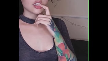 Pedazodchicle fingers and then pink dildo in her pussy
