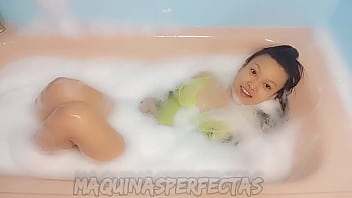 LOOK WHAT I DO IN THE SHOWER ORGASM IN XVIDEOS