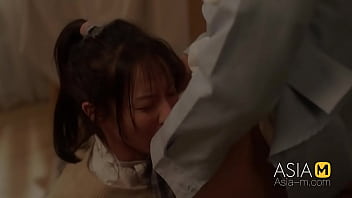 Tráiler - Estudiante cachonda follada por un guardia de seguridad - Zhao Xiao Han - MD-0266 - Mejor video porno original de Asia