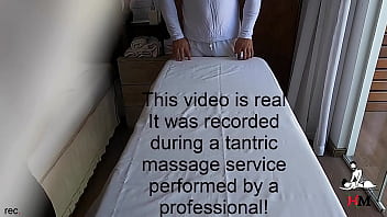 Versteckte Kameraaufnahmen - Verheiratete heiße schwarze Frau gibt sich dem Therapeuten hin - Tantramassage - ECHTES VIDEO