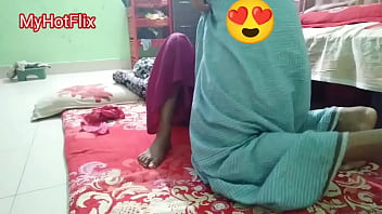 Indian beautiful young woman college girl dost ke girlfriend ko chod diya mota lan dakha juchna lga gyi full video
