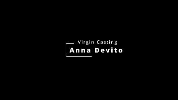 Te presentamos a Anna Devito jovencita virgen perfecta