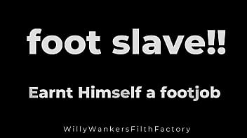 Foot slave earnt Himself a footjob