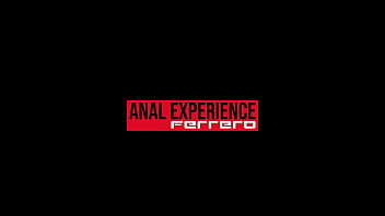BTS della scena: (WET) Primo porno in assoluto, la novellina Sbrilli666 fa la sua prima pipì e doppia penetrazione, anale, DPP, pipì e non smette di scopare anale!