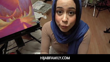 HijabFamily - сексуальная брюнетка, горячая сводная сестра в хиджабе Дания Вегакс