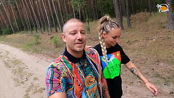 Polska żona chce być nawodniona, więc połyka całą spermę w lesie