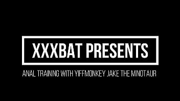Анальная тренировка с огромным Yiffmonkey Jake the Minotaur
