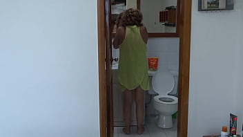 Before going to the beach to show off, very excited I masturbate in front of the hotel owner