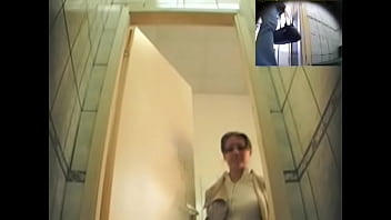 ZDジェラムによるインドの病院のトイレで隠されたカム