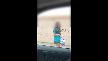 Junges Mädchen, Straßendosensammler, wird von einem alten Perversen gefickt