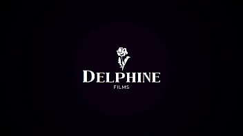 Delphine Films - La superbe April Olsen se fait bander les yeux et fessée