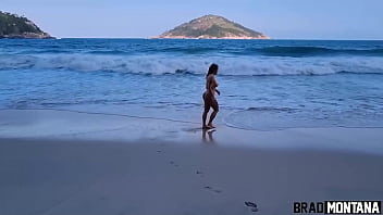 Hottie found two hot guys on the beach and invited them both to fuck in the fur