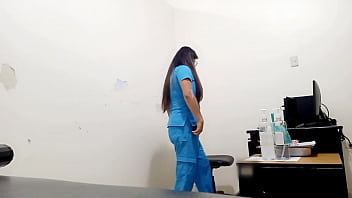 ultra viral!! doctora entrevista a su paciente y luego de unas cuantas preguntas el paciente le ofrece hacer porno casero intenso en el consulorio del hospital