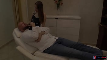 Creampie for big natural tits baddie at a beauty salon