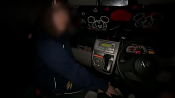 [Midnight car sex with girlfriend] A big ◯ raw couple who covers the car with a curtain and has sex on an empty roadside.