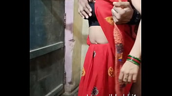 Linda chica india tiene sexo apasionado con su exnovio lamiendo el coño y besándose en un sari caliente