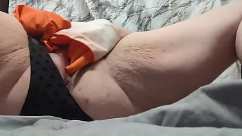 CLOSEUPS FOR COMRADES - FAT HAIRY GBLNMMMY FINGERS AND FUCKS HAIRY SQUIRTING PUSSY