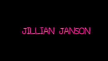 ジリアン・ジャンソンはまだ18歳