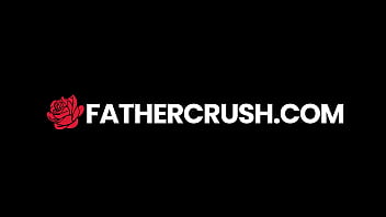 Glückliches Wandern mit Stieftochter - FatherCrush