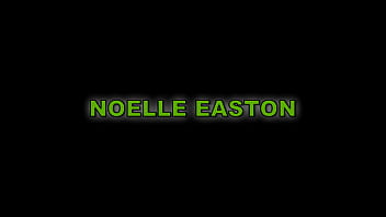 Noelle Easton é uma garota solta na escola