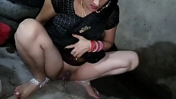 Indiano Beutifull Bhabhi xxx Pisciare sari nero