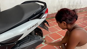 My neighbor is cleaning her motorcycle and she doesn't have money to pay me so I fuck her