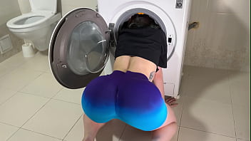 StepSis Stucked in Leggins At Wash Machine , Oh No , How Could i help her ?