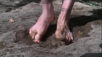 Maya Homerton foot fetish