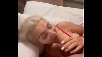 Italian milf squirts and orgasm multiple times