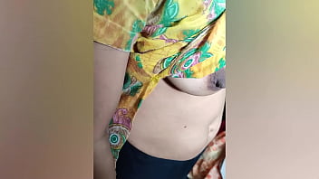 Desi indian village babhi ko dever ne nange boobs dekh liye baad me dever ne choda