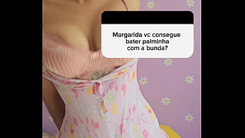 Margarida answers the question and says she can clap her butt