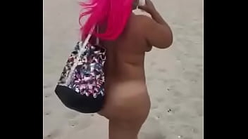 pinky xxx thicc ass on the beach