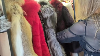 Une vidéo - 10 perspectives différentes ! Choisissez votre manteau de fourrure préféré ! Rêve de baise en manteaux de fourrure ! (TAQUIN)