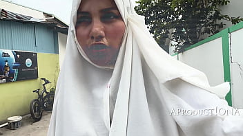 Cum Walk and Pee in Public with Burka on her