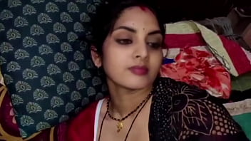 Une belle fille indienne fait l'amour avec son serviteur derrière son mari à minuit