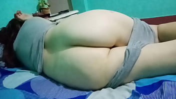 I enjoy my stepmother's huge ass while she sleeps