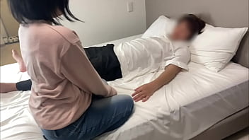 [Vídeo de SEXO de pareja amateur en un love hotel ◯] Un vídeo de una pareja jadeando en un love hotel mientras hacen mucho ruido.