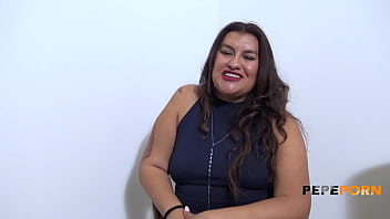 Curvy Colombiana déteste la monotonie et aime le SEXE HARDCORE
