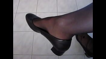 décolleté högl e calze di nylon nere, shoeplay di Isabelle-Sandrine