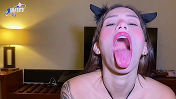 famous Colombian influencer sucking and fucking her manager on a business trip