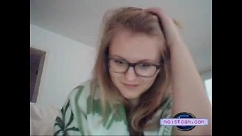 [moistcam.com] Amateur teen works her shaven hole! [free xxx cam]